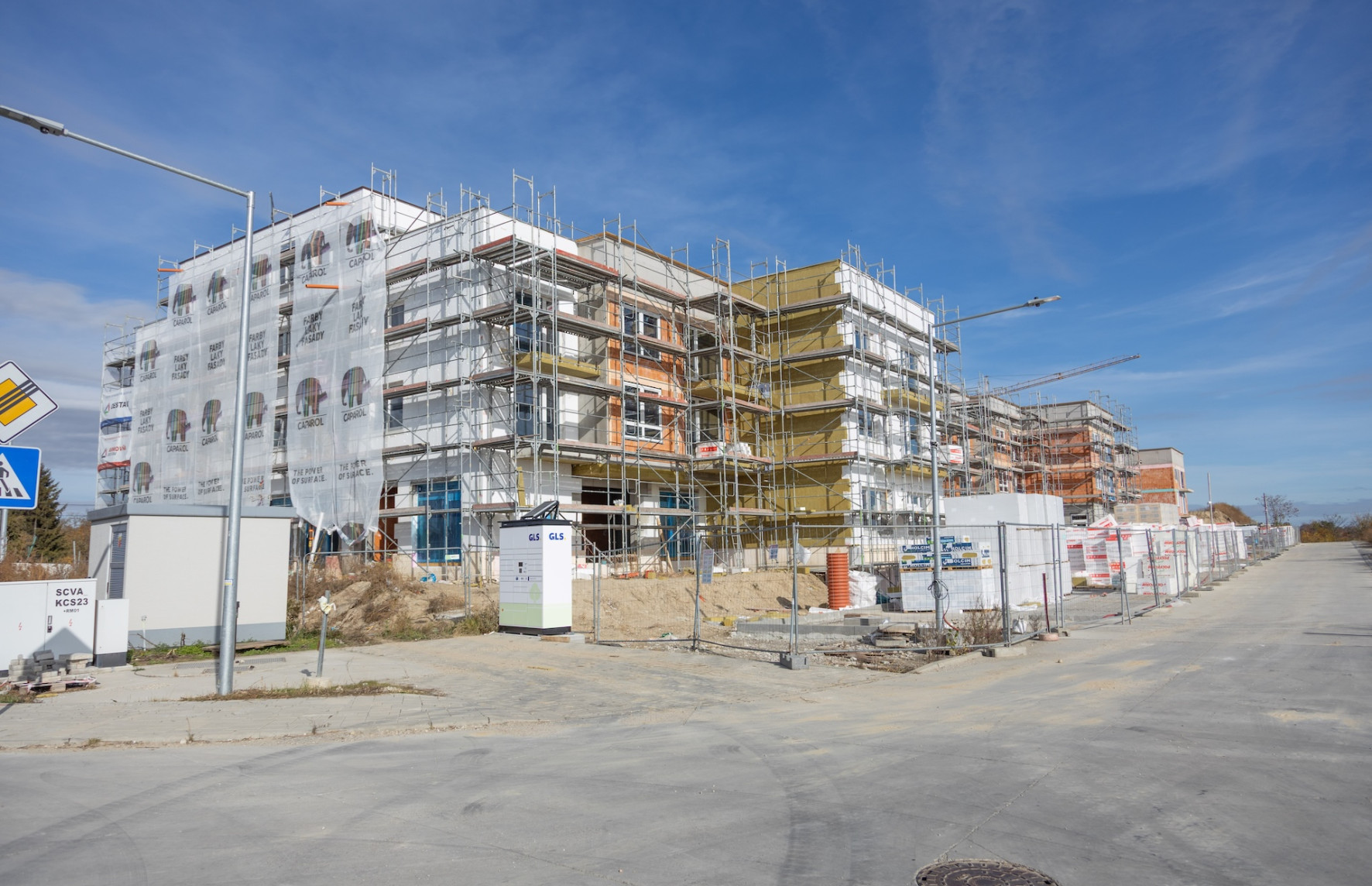 {"id":41,"morph_id":21,"morph_type":"App\\TwoC\\Cms\\Projects\\Models\\Project","name":"e50e8477588474efc332aa99d0629329.jpg","order":6,"created_at":"2025-12-01T10:30:47.000000Z","updated_at":"2025-12-01T10:30:50.000000Z","first_image_path":"\/uploads\/galleries\/projects\/21\/image\/e50e8477588474efc332aa99d0629329.jpg","crop":{"original":"https:\/\/www.conesto.sk\/uploads\/galleries\/projects\/21\/e50e8477588474efc332aa99d0629329.jpg","resolutions":[{"name":"image","width":1772,"height":1144,"image":"https:\/\/www.conesto.sk\/uploads\/galleries\/projects\/21\/image\/e50e8477588474efc332aa99d0629329.jpg"}]},"image":"\/uploads\/galleries\/projects\/21\/image\/e50e8477588474efc332aa99d0629329.jpg","image_path":"https:\/\/www.conesto.sk\/uploads\/galleries\/projects\/21\/image\/e50e8477588474efc332aa99d0629329.jpg","morph":{"id":21,"name":"Dubov\u00e1 alej","slug":"dubova-alej","locality":"Ivanka pri Dunaji","year":"3Q\/2026","number_of_units":279,"non_res_units":5,"web_url":"https:\/\/www.dubova-alej.sk","total_area":"14.70","property_status":"construction","text":"Dostupn\u00e9 b\u00fdvanie\nv n\u00e1dhernom predmest\u00ed\nBratislavy\n\nBude to l\u00e1ska na prv\u00fd poh\u013ead. Ivanka pri Dunaji v\u00e1s o\u010dar\u00ed kr\u00e1snym prostred\u00edm a pokojnou vidieckou atmosf\u00e9rou. Reziden\u010dn\u00fd projekt Dubov\u00e1 alej si v\u00e1s z\u00edska komfortn\u00fdm bytmi, rozumn\u00fdmi cenami a zv\u00fdhodnen\u00fdm financovan\u00edm. Po dvoch \u00faspe\u0161n\u00fdch etap\u00e1ch staviame o\u010dak\u00e1van\u00fa 3. etapu. Zozn\u00e1mte sa.","status":"published","published_at":"2025-12-01T10:01:01.000000Z","created_at":"2025-12-01T10:01:02.000000Z","updated_at":"2025-12-14T17:44:48.000000Z","format_published_at":"01.12.2025 10:01","url":"https:\/\/www.conesto.sk\/projekt\/dubova-alej","format_created_at":"01.12.2025 10:01","format_status":"Publikovan\u00e9","main_image":"\/uploads\/projects\/21\/dubova-alej-swDK1x4Y8y-1320x742.jpg?v=1764596560","main_image_path":"https:\/\/www.conesto.sk\/uploads\/projects\/21\/dubova-alej-swDK1x4Y8y-1320x742.jpg?v=1764596560","main_big_image":"\/uploads\/projects\/21\/dubova-alej-vyLVonZgXo-2485x1397.jpg?v=1764596541","main_big_image_path":"https:\/\/www.conesto.sk\/uploads\/projects\/21\/dubova-alej-vyLVonZgXo-2485x1397.jpg?v=1764596541","main_banner":"\/uploads\/projects\/21\/dubova-alej-De5sOqpZ1g-2560x914.jpg?v=1764596582","main_banner_path":"https:\/\/www.conesto.sk\/uploads\/projects\/21\/dubova-alej-De5sOqpZ1g-2560x914.jpg?v=1764596582","pdf":null,"pdf_path":null,"filemanager_config":{"main":{"path":"\/uploads\/projects\/","resolutions":{"image":[1320,742],"big_image":[2485,1397],"banner":[2560,914]}}},"files":[{"id":53,"type":"image","name":"main_image","path":"\/uploads\/projects\/21\/dubova-alej-swDK1x4Y8y-1320x742.jpg?v=1764596560","morph_id":21,"morph_type":"App\\TwoC\\Cms\\Projects\\Models\\Project","file_id":35},{"id":55,"type":"image","name":"main_banner","path":"\/uploads\/projects\/21\/dubova-alej-De5sOqpZ1g-2560x914.jpg?v=1764596582","morph_id":21,"morph_type":"App\\TwoC\\Cms\\Projects\\Models\\Project","file_id":101},{"id":89,"type":"image","name":"main_big_image","path":"\/uploads\/projects\/21\/dubova-alej-vyLVonZgXo-2485x1397.jpg?v=1764596541","morph_id":21,"morph_type":"App\\TwoC\\Cms\\Projects\\Models\\Project","file_id":33}]}}