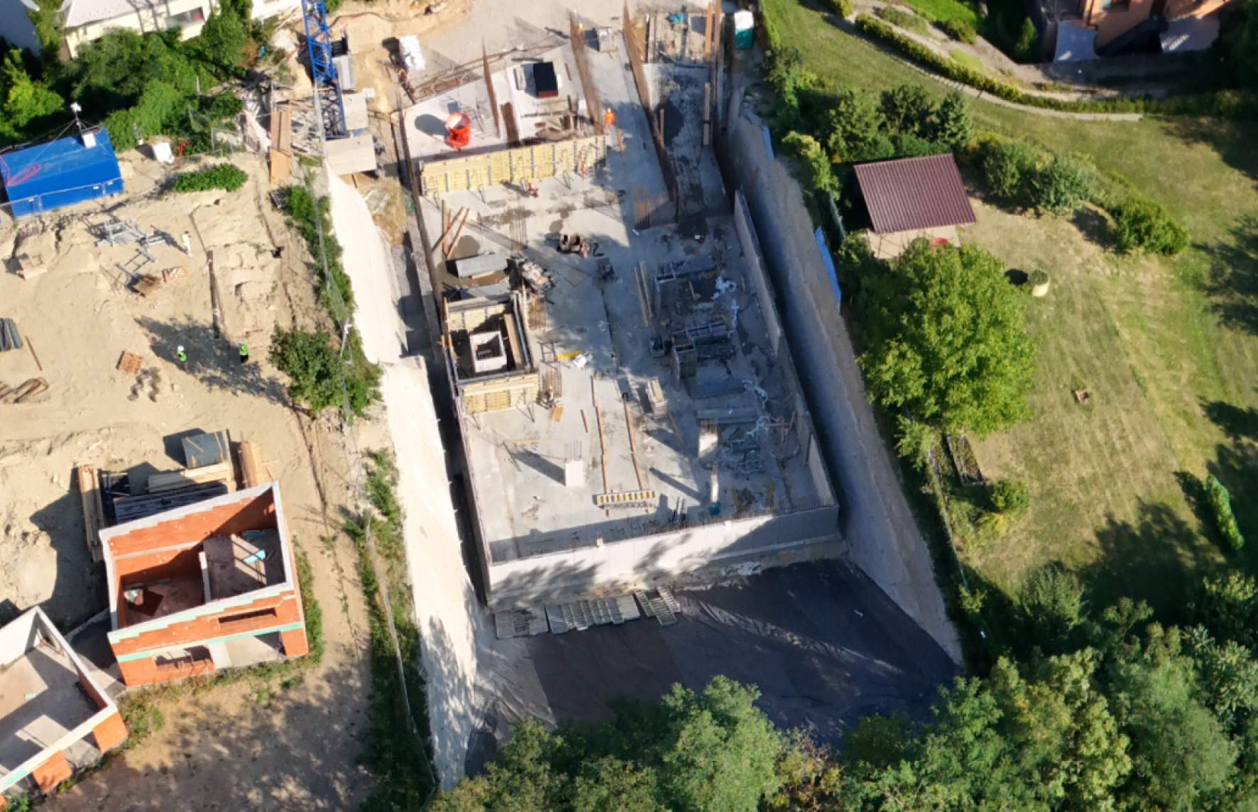 {"id":27,"morph_id":23,"morph_type":"App\\TwoC\\Cms\\Projects\\Models\\Project","name":"54c89d21c470c533104a54ad7dc95e23.png","order":6,"created_at":"2025-12-01T10:23:20.000000Z","updated_at":"2025-12-01T10:23:20.000000Z","first_image_path":"\/uploads\/galleries\/projects\/23\/image\/54c89d21c470c533104a54ad7dc95e23.png","crop":{"original":"https:\/\/www.conesto.sk\/uploads\/galleries\/projects\/23\/54c89d21c470c533104a54ad7dc95e23.png","resolutions":[{"name":"image","width":1772,"height":1144,"image":"https:\/\/www.conesto.sk\/uploads\/galleries\/projects\/23\/image\/54c89d21c470c533104a54ad7dc95e23.png"}]},"image":"\/uploads\/galleries\/projects\/23\/image\/54c89d21c470c533104a54ad7dc95e23.png","image_path":"https:\/\/www.conesto.sk\/uploads\/galleries\/projects\/23\/image\/54c89d21c470c533104a54ad7dc95e23.png","morph":{"id":23,"name":"Rezidencia HU\u0160T\u00c1KY","slug":"rezidencia-hustaky","locality":"Ko\u0161ice","year":"Q4\/2026","number_of_units":18,"non_res_units":1,"web_url":"https:\/\/www.hustaky.sk","total_area":"1100.00","property_status":"construction","text":"Rezidencia Hu\u0161t\u00e1ky je unik\u00e1tny projekt s nad\u0161tandardn\u00fdmi bytmi pre n\u00e1ro\u010dn\u00fa klientelu. V prvom rade zaujme impozantnou terasovitou architekt\u00farou, butikovou 18-bytovou mierkou a prest\u00ed\u017eou staromestskej adresy. B\u00fdvajte obklopen\u00ed pr\u00e9miov\u00fdm komfortom, v bezprostrednej bl\u00edzkosti roz\u013eahl\u00e9ho parku a s centrom Ko\u0161\u00edc ako na dlani.","status":"published","published_at":"2025-11-29T23:00:00.000000Z","created_at":"2025-12-01T10:11:18.000000Z","updated_at":"2025-12-06T19:41:40.000000Z","format_published_at":"29.11.2025 23:00","url":"https:\/\/www.conesto.sk\/projekt\/rezidencia-hustaky","format_created_at":"01.12.2025 10:11","format_status":"Publikovan\u00e9","main_image":"\/uploads\/projects\/23\/rezidencia-hustaky-UstzdGMb66-1320x742.jpg?v=1764596111","main_image_path":"https:\/\/www.conesto.sk\/uploads\/projects\/23\/rezidencia-hustaky-UstzdGMb66-1320x742.jpg?v=1764596111","main_big_image":"\/uploads\/projects\/23\/rezidencia-hustaky-z9u1ySqLg2-2485x1397.jpg?v=1764596631","main_big_image_path":"https:\/\/www.conesto.sk\/uploads\/projects\/23\/rezidencia-hustaky-z9u1ySqLg2-2485x1397.jpg?v=1764596631","main_banner":"\/uploads\/projects\/23\/rezidencia-hustaky-BLQtyim40e-2560x914.png?v=1764584263","main_banner_path":"https:\/\/www.conesto.sk\/uploads\/projects\/23\/rezidencia-hustaky-BLQtyim40e-2560x914.png?v=1764584263","pdf":null,"pdf_path":null,"filemanager_config":{"main":{"path":"\/uploads\/projects\/","resolutions":{"image":[1320,742],"big_image":[2485,1397],"banner":[2560,914]}}},"files":[{"id":57,"type":"image","name":"main_image","path":"\/uploads\/projects\/23\/rezidencia-hustaky-UstzdGMb66-1320x742.jpg?v=1764596111","morph_id":23,"morph_type":"App\\TwoC\\Cms\\Projects\\Models\\Project","file_id":99},{"id":59,"type":"image","name":"main_banner","path":"\/uploads\/projects\/23\/rezidencia-hustaky-BLQtyim40e-2560x914.png?v=1764584263","morph_id":23,"morph_type":"App\\TwoC\\Cms\\Projects\\Models\\Project","file_id":41},{"id":91,"type":"image","name":"main_big_image","path":"\/uploads\/projects\/23\/rezidencia-hustaky-z9u1ySqLg2-2485x1397.jpg?v=1764596631","morph_id":23,"morph_type":"App\\TwoC\\Cms\\Projects\\Models\\Project","file_id":99}]}}