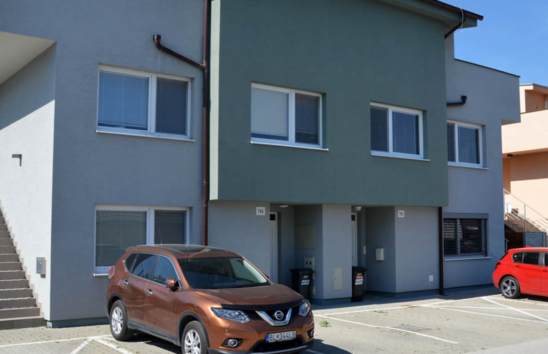 {"id":83,"morph_id":35,"morph_type":"App\\TwoC\\Cms\\Projects\\Models\\Project","name":"ae898906538049f7b0d87b4dd6ecebcc.jpg","order":0,"created_at":"2025-12-01T12:18:45.000000Z","updated_at":"2025-12-01T12:18:45.000000Z","first_image_path":"\/uploads\/galleries\/projects\/35\/image\/ae898906538049f7b0d87b4dd6ecebcc.jpg","crop":{"original":"https:\/\/www.conesto.sk\/uploads\/galleries\/projects\/35\/ae898906538049f7b0d87b4dd6ecebcc.jpg","resolutions":[{"name":"image","width":1772,"height":1144,"image":"https:\/\/www.conesto.sk\/uploads\/galleries\/projects\/35\/image\/ae898906538049f7b0d87b4dd6ecebcc.jpg"}]},"image":"\/uploads\/galleries\/projects\/35\/image\/ae898906538049f7b0d87b4dd6ecebcc.jpg","image_path":"https:\/\/www.conesto.sk\/uploads\/galleries\/projects\/35\/image\/ae898906538049f7b0d87b4dd6ecebcc.jpg","morph":{"id":35,"name":"Vila domy Mot\u00fdlik","slug":"vila-domy-motylik","locality":"Most pri Bratislave","year":"2010-2015","number_of_units":36,"non_res_units":0,"web_url":null,"total_area":"3200.00","property_status":"done_sold","text":"S\u00fa\u010das\u0165ou projektu Villa domy Mot\u00fdlik je 9 stavieb. Na pr\u00edzem\u00ed ka\u017ed\u00e9ho vila domu sa nach\u00e1dzaj\u00fa dva trojizbov\u00e9 byty s celkovou plochou 82 m2 pre ka\u017ed\u00fd z nich. Na druhom poschod\u00ed je \u0161tvorizbov\u00fd mezonetov\u00fd byt s vlastn\u00fdm schodiskom a s\u00fakromn\u00fdm vstupom, ktor\u00e9ho \u00fa\u017eitkov\u00e1 plocha je 114 m2. Z\u00e1kladn\u00e1 my\u0161lienka bola vybudova\u0165 pr\u00edstupn\u00e9 b\u00fdvanie na \u00farovni rodinn\u00e9ho domu s dostupnou cenovkou na \u00farovni bytu. Ka\u017ed\u00e1 bytov\u00e1 jednotka v dome s dvoma bytov\u00fdmi jednotkami m\u00e1 svoj vlastn\u00fd pozemok \u010di priestrann\u00e9 terasy. S\u00fa\u010das\u0165ou projektu je aj parkovisko, nach\u00e1dzaj\u00face sa pred ka\u017ed\u00fdm objektom.","status":"published","published_at":"2025-11-27T23:00:00.000000Z","created_at":"2025-12-01T12:14:11.000000Z","updated_at":"2025-12-06T19:30:57.000000Z","format_published_at":"27.11.2025 23:00","url":"https:\/\/www.conesto.sk\/projekt\/vila-domy-motylik","format_created_at":"01.12.2025 12:14","format_status":"Publikovan\u00e9","main_image":"\/uploads\/projects\/35\/vila-domy-motylik-cR85up2LiV-1320x742.jpg?v=1764591405","main_image_path":"https:\/\/www.conesto.sk\/uploads\/projects\/35\/vila-domy-motylik-cR85up2LiV-1320x742.jpg?v=1764591405","main_big_image":null,"main_big_image_path":null,"main_banner":"\/uploads\/projects\/35\/vila-domy-motylik-K4A9svhE7v-2560x914.jpg?v=1764591446","main_banner_path":"https:\/\/www.conesto.sk\/uploads\/projects\/35\/vila-domy-motylik-K4A9svhE7v-2560x914.jpg?v=1764591446","pdf":null,"pdf_path":null,"filemanager_config":{"main":{"path":"\/uploads\/projects\/","resolutions":{"image":[1320,742],"big_image":[2485,1397],"banner":[2560,914]}}},"files":[{"id":81,"type":"image","name":"main_image","path":"\/uploads\/projects\/35\/vila-domy-motylik-cR85up2LiV-1320x742.jpg?v=1764591405","morph_id":35,"morph_type":"App\\TwoC\\Cms\\Projects\\Models\\Project","file_id":73},{"id":83,"type":"image","name":"main_banner","path":"\/uploads\/projects\/35\/vila-domy-motylik-K4A9svhE7v-2560x914.jpg?v=1764591446","morph_id":35,"morph_type":"App\\TwoC\\Cms\\Projects\\Models\\Project","file_id":75}]}}